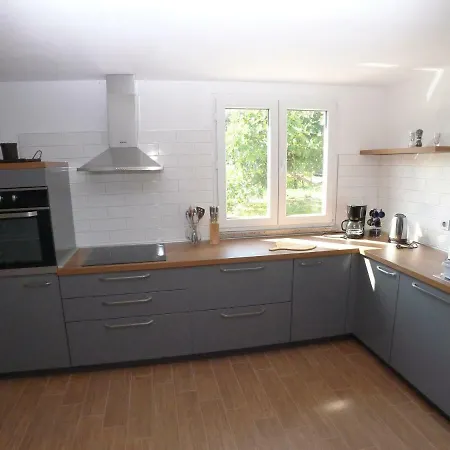 Vila Modern For 4 Persons With 3500 M2 Private Garden *
