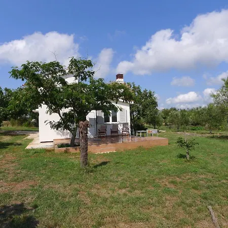 Modern For 4 Persons With 3500 M2 Private Garden Marcana